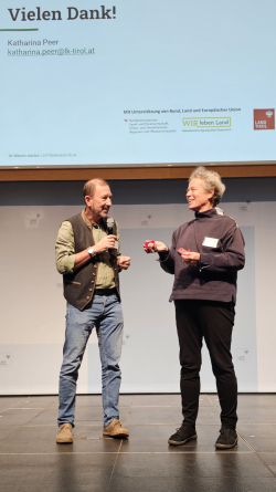 &nbsp;-&nbsp;-&nbsp;©&nbsp;