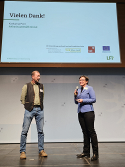 &nbsp;-&nbsp;-&nbsp;©&nbsp;